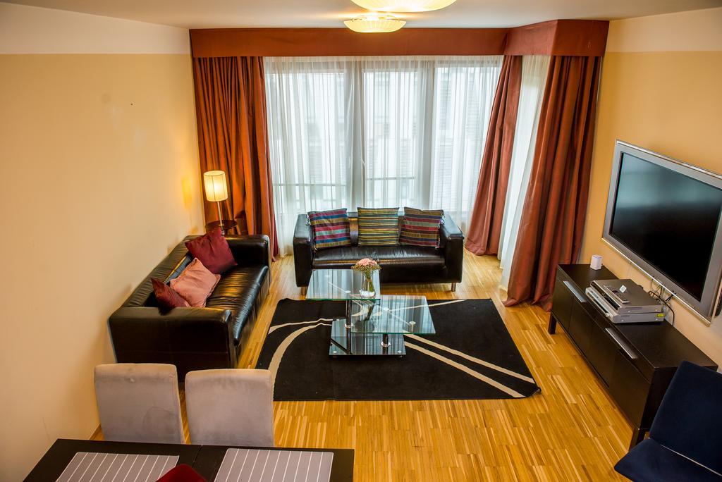 River Diamond Luxury Apartments Prag Eksteriør billede